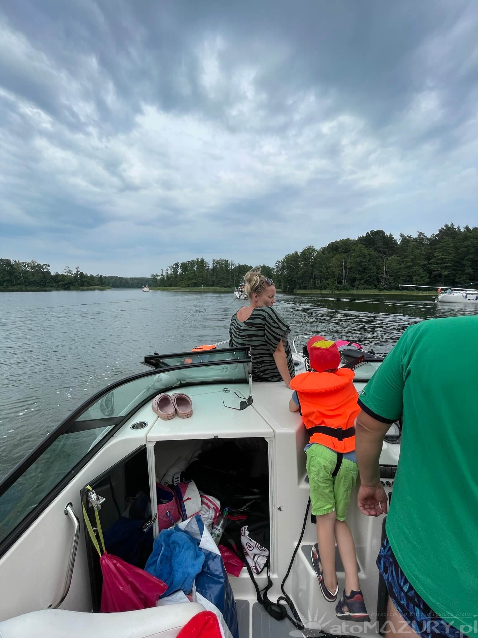 bezpiecznie na lodzce na mazurach 3