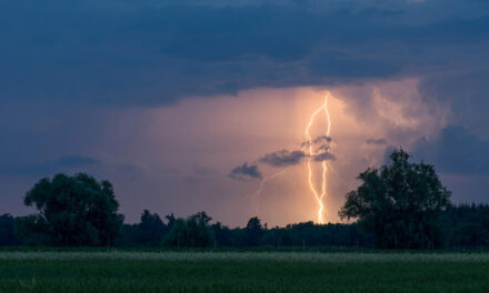 Burze na Mazurach: Jak Się Przygotować i Zachować Bezpieczeństwo?